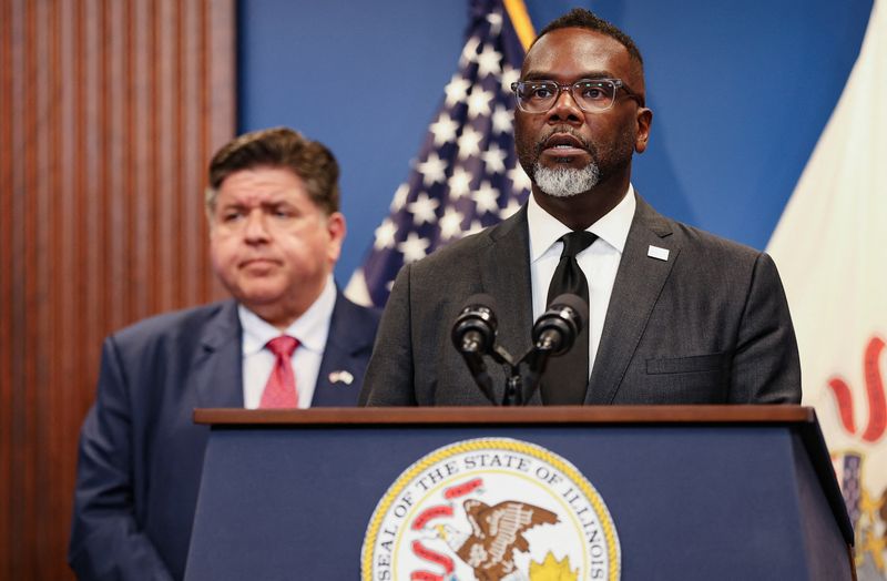 Trump’s threats present Chicago’s unpopular mayor with opportunity and risk