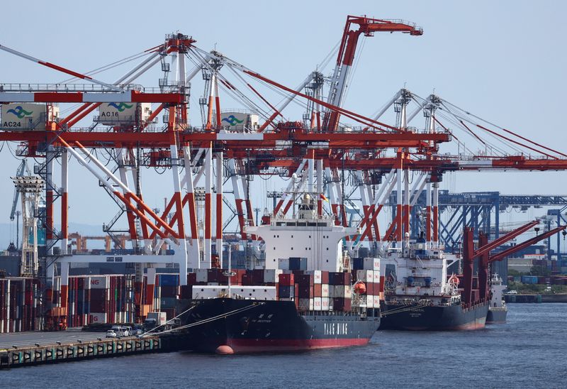 Trump signs executive order implementing trade deal with Japan