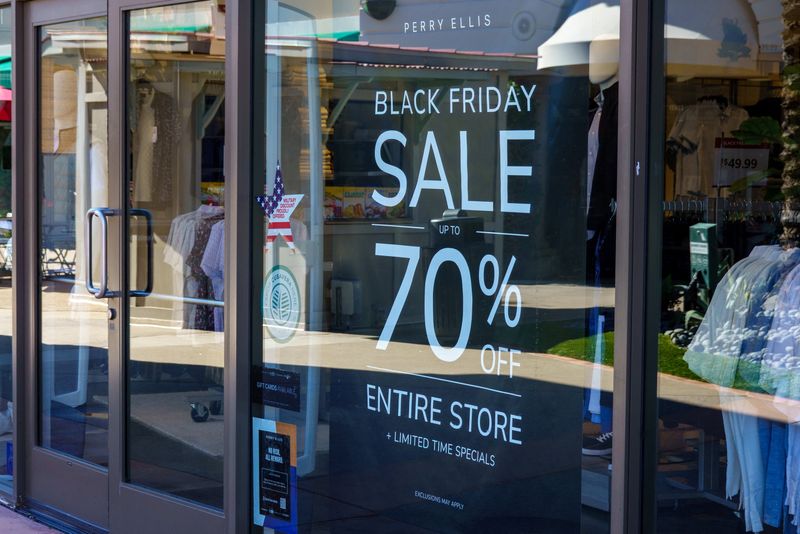 The Black Friday paradox: more shoppers, fewer dollars | Salem News Channel