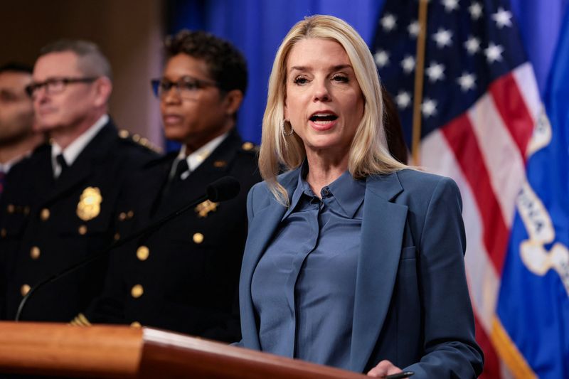 FBI foils “terror plot” targeting Los Angeles, Bondi says